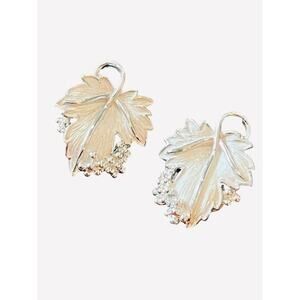Vintage Sarah Coventry White Silver Tone Leaf Earrings Maple Grape Leaf